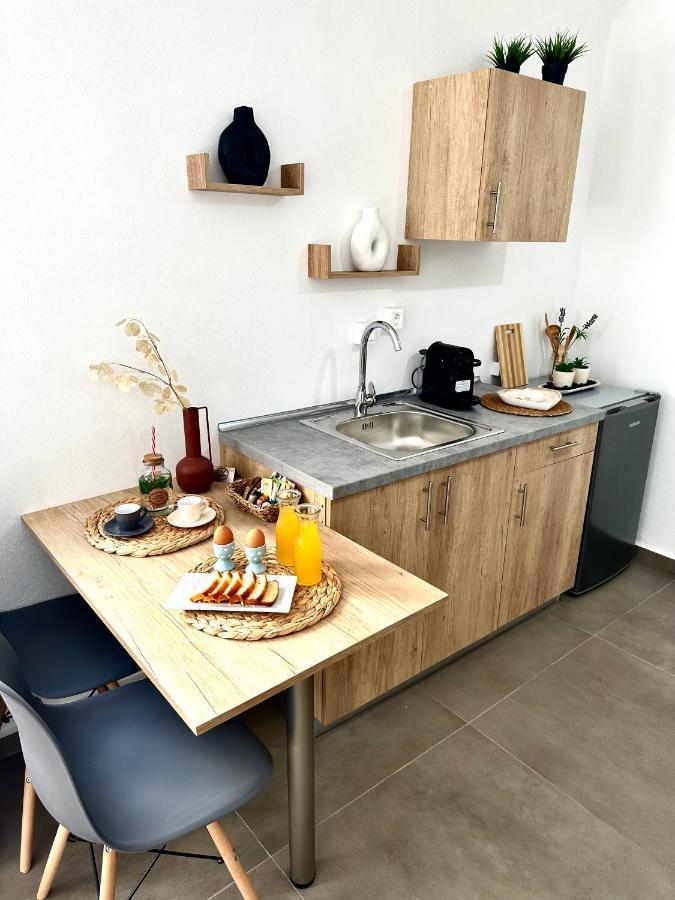 Aeron Suites Exo Gonia Bagian luar foto