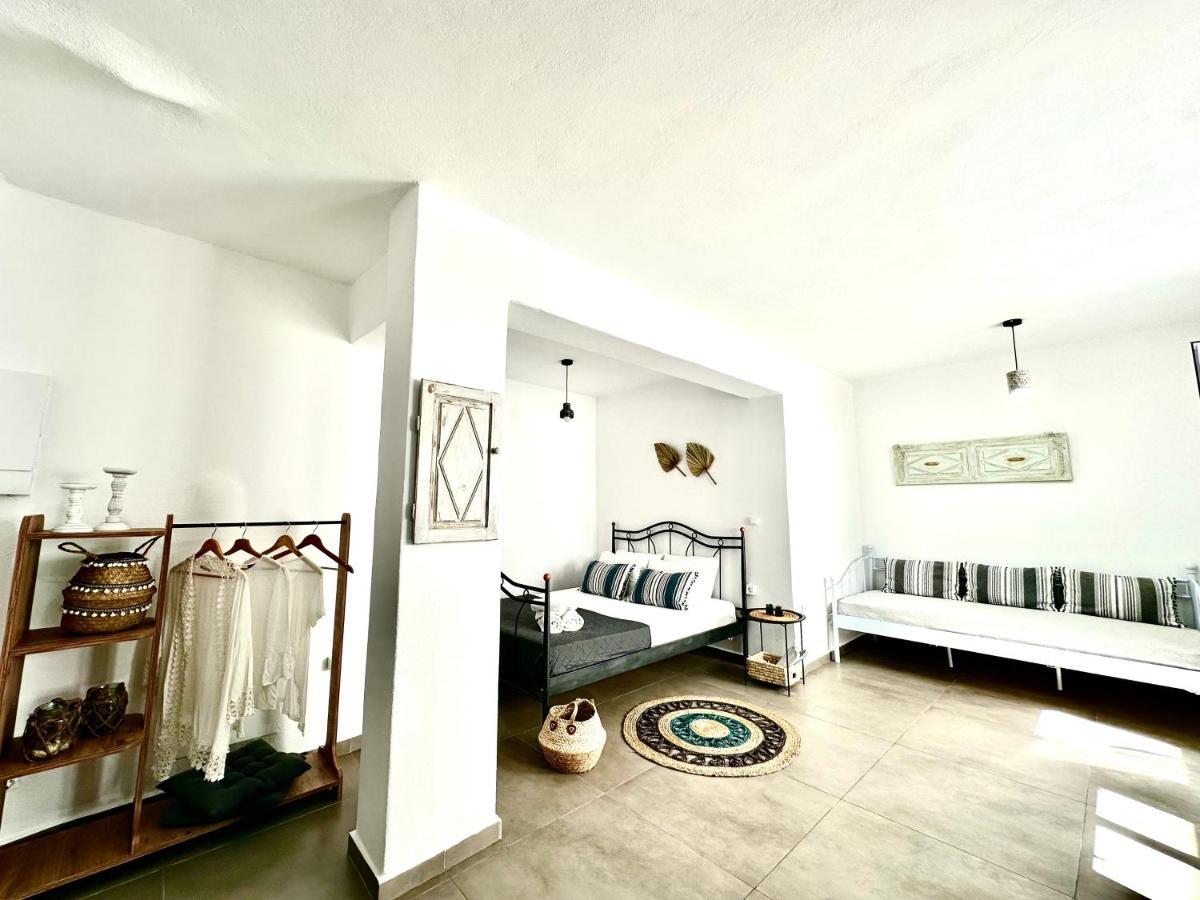 Aeron Suites Exo Gonia Bagian luar foto